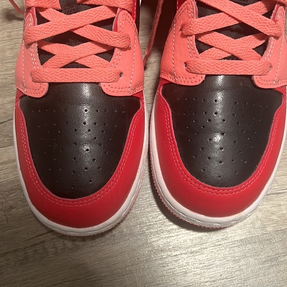 Size 7 Retros - Picture 3 of 5